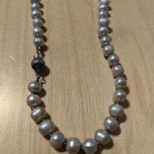 Nouvelle Pearl freshwater pearls (dove grey)